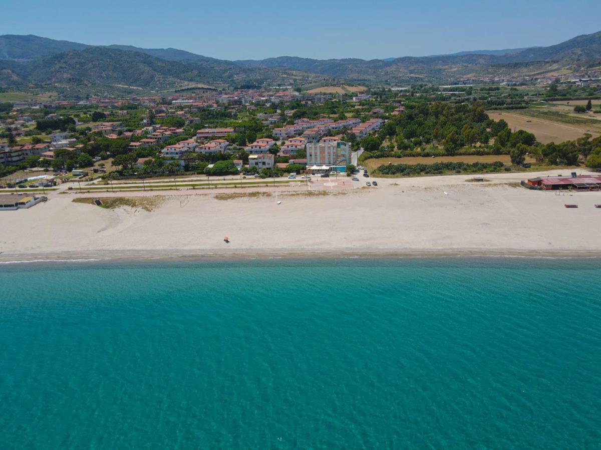 Hotel Rivabella Davoli Exterior foto