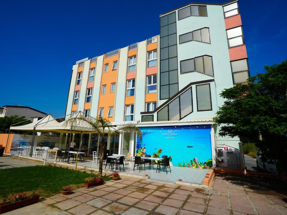 Hotel Rivabella Davoli Exterior foto