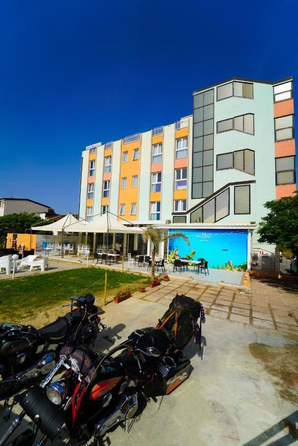 Hotel Rivabella Davoli Exterior foto
