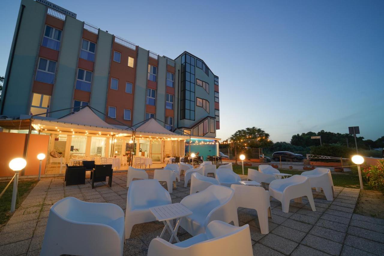 Hotel Rivabella Davoli Exterior foto
