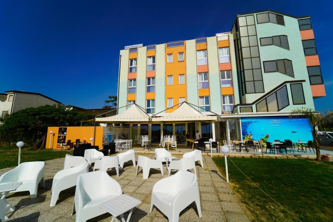 Hotel Rivabella Davoli Exterior foto